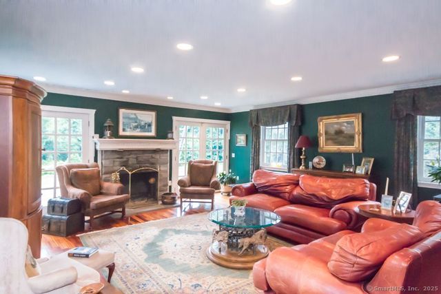 453 Chestnut Hill Road, Glastonbury, CT 06033