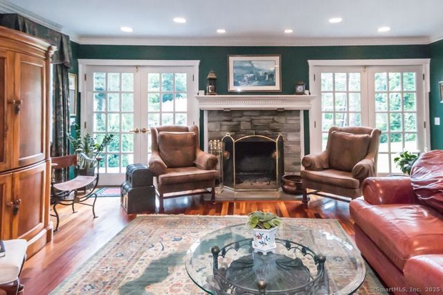 453 Chestnut Hill Road, Glastonbury, CT 06033