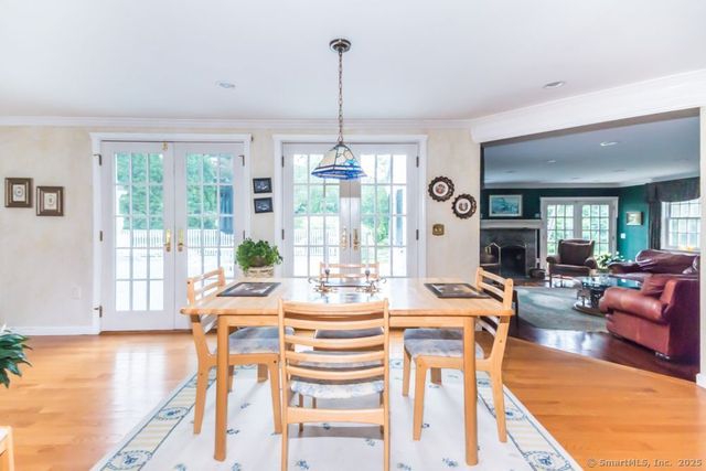 453 Chestnut Hill Road, Glastonbury, CT 06033