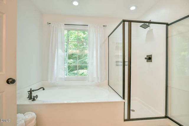 112 Dairy Court, Chapel Hill, NC 27516