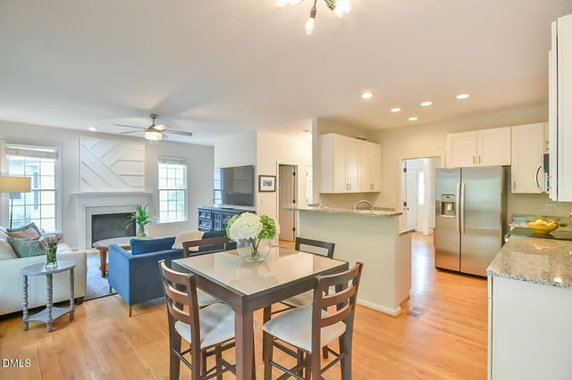 112 Dairy Court, Chapel Hill, NC 27516
