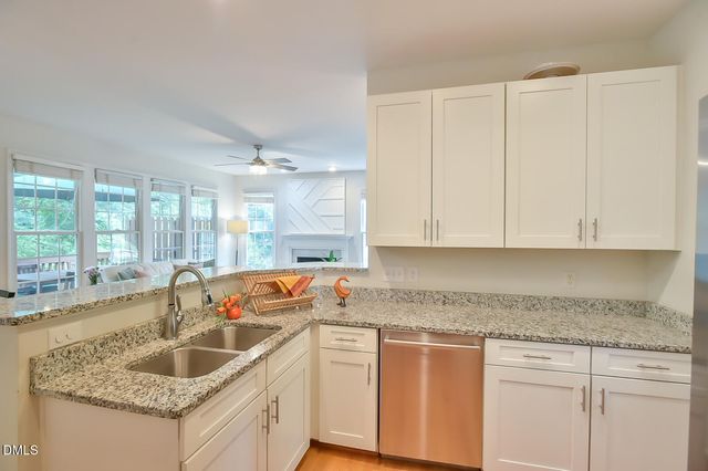 112 Dairy Court, Chapel Hill, NC 27516