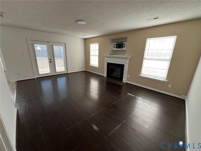 3802 Jamestown Dr, Hopewell, VA 23860