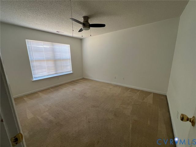 3802 Jamestown Dr, Hopewell, VA 23860