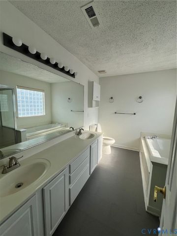 3802 Jamestown Dr, Hopewell, VA 23860