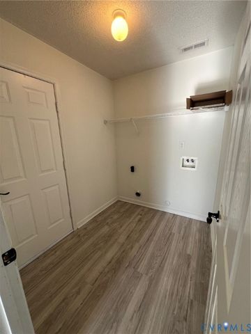 3802 Jamestown Dr, Hopewell, VA 23860