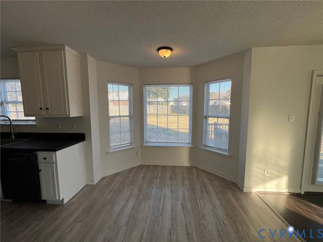 3802 Jamestown Dr, Hopewell, VA 23860