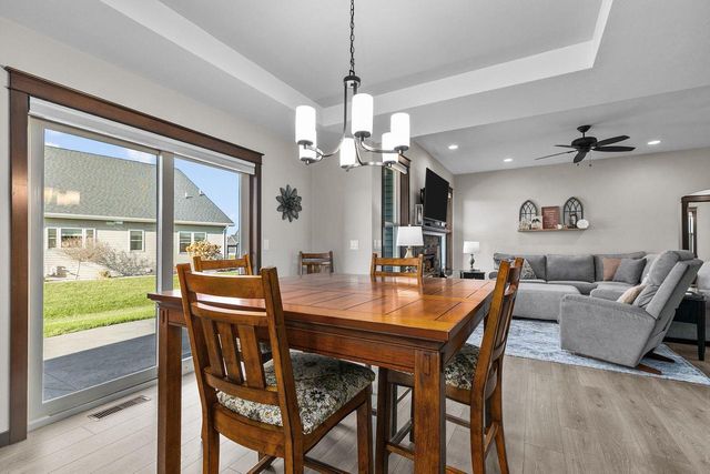 2712 W FALLEN OAK DRIVE, Appleton, WI 54913