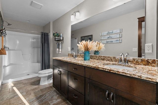 2712 W FALLEN OAK DRIVE, Appleton, WI 54913