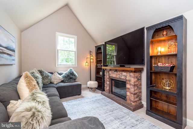 103 BAILEY DR, North Wales, PA 19454