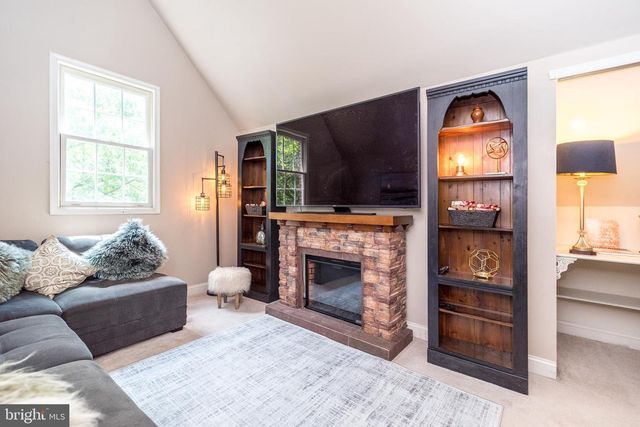 103 BAILEY DR, North Wales, PA 19454