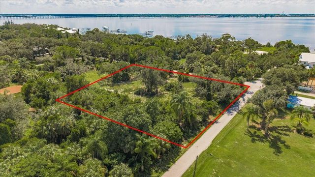 133 COCONUT STREET, Port Charlotte, FL 33980