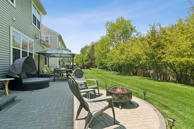 2313 Avalon Drive, Buffalo Grove, IL 60089