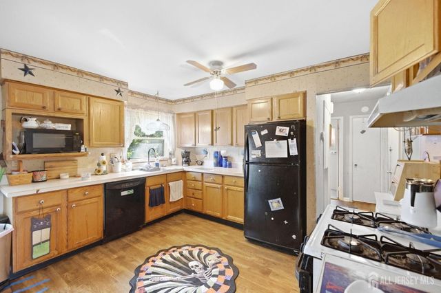 1033 Clinton Avenue, South Plainfield, NJ 07080
