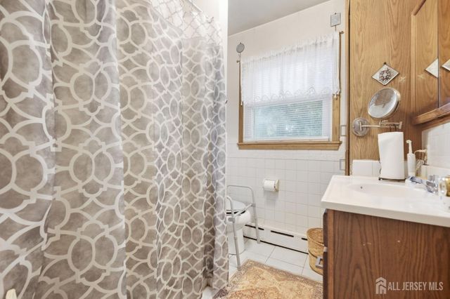 1033 Clinton Avenue, South Plainfield, NJ 07080
