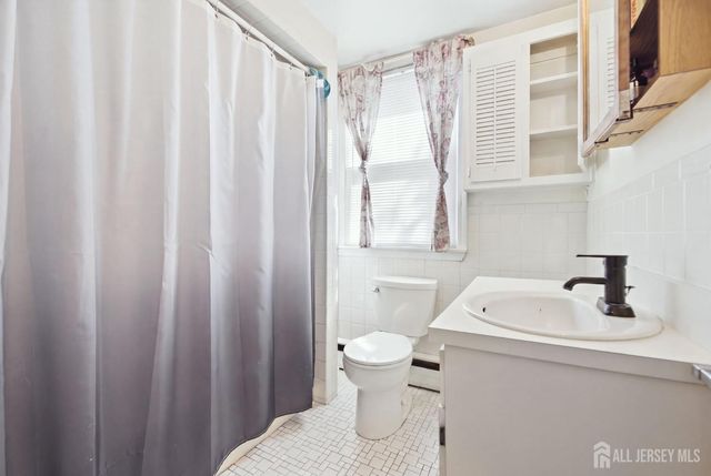 1033 Clinton Avenue, South Plainfield, NJ 07080