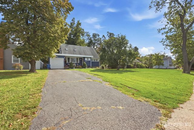 1033 Clinton Avenue, South Plainfield, NJ 07080