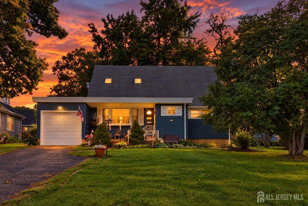 1033 Clinton Avenue, South Plainfield, NJ 07080