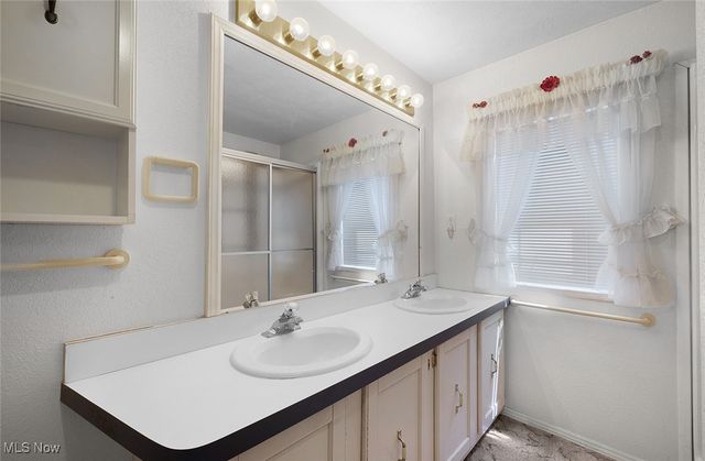 3 Fiddlesticks, Olmsted Twp, OH 44138