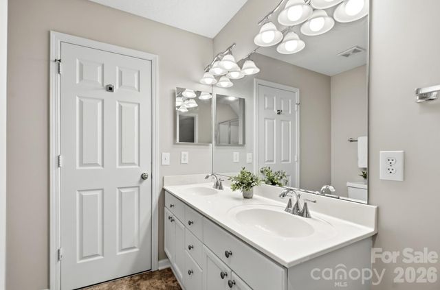 6068 Bobcat Place, Charlotte, NC 28269