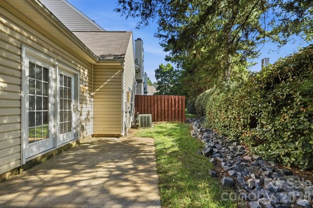 6068 Bobcat Place, Charlotte, NC 28269