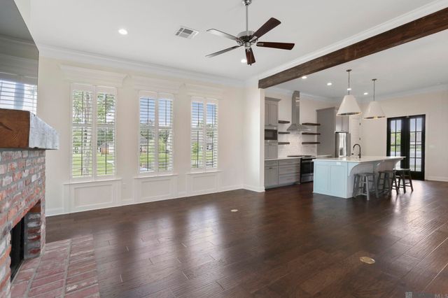 8326 Sully Dr, Baton Rouge, LA 70818