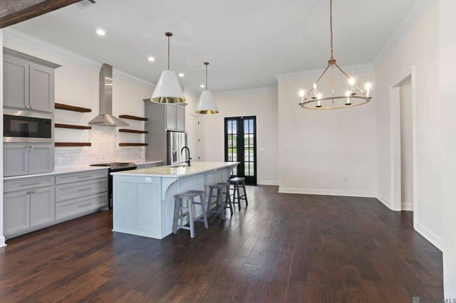 8326 Sully Dr, Baton Rouge, LA 70818