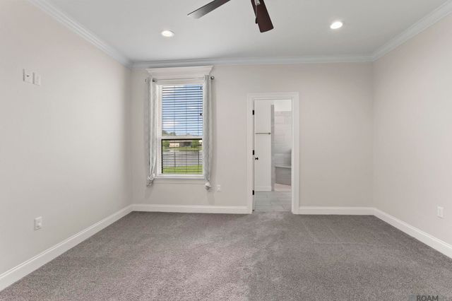 8326 Sully Dr, Baton Rouge, LA 70818