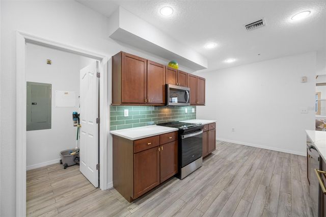 642 WELLS COURT 402, Clearwater, FL 33756
