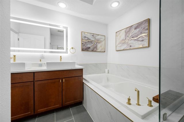 642 WELLS COURT 402, Clearwater, FL 33756