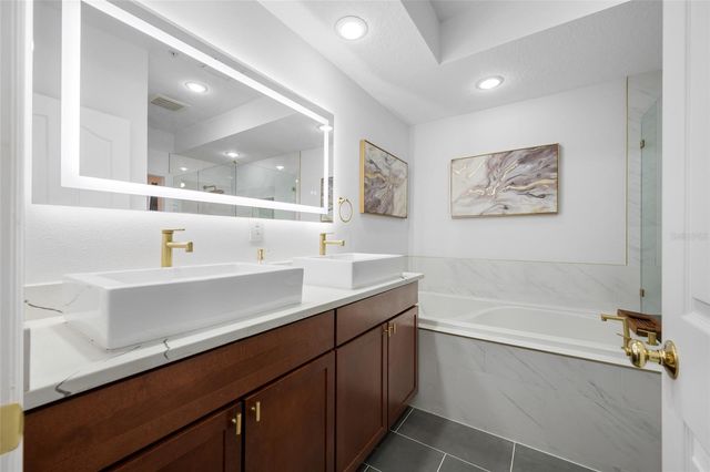 642 WELLS COURT 402, Clearwater, FL 33756