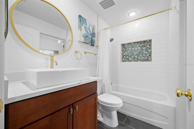 642 WELLS COURT 402, Clearwater, FL 33756