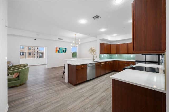 642 WELLS COURT 402, Clearwater, FL 33756