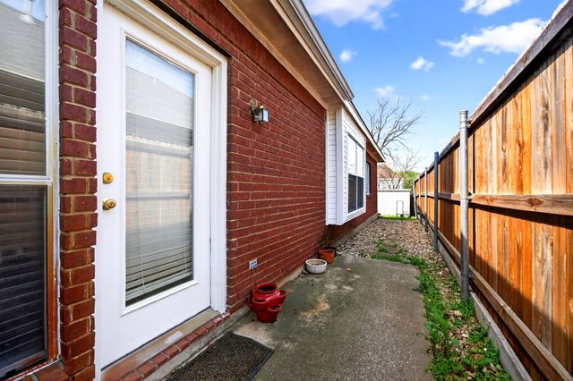 2207 Dallas Drive, Carrollton, TX 75006