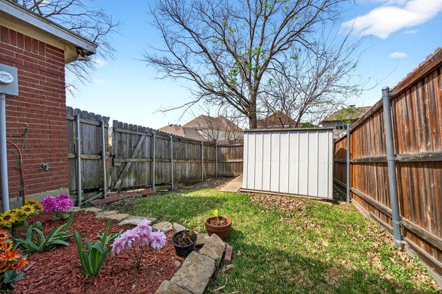 2207 Dallas Drive, Carrollton, TX 75006