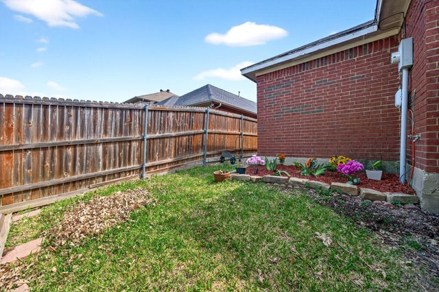 2207 Dallas Drive, Carrollton, TX 75006