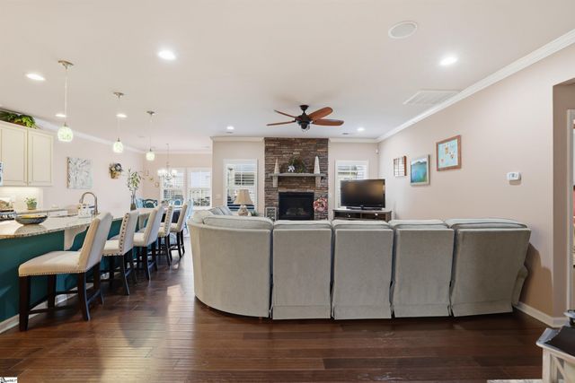 202 Ragin Court, Simpsonville, SC 29681