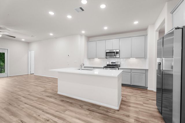 39 Courageous Side Way, Magnolia, TX 77354