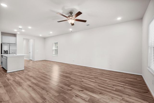 39 Courageous Side Way, Magnolia, TX 77354