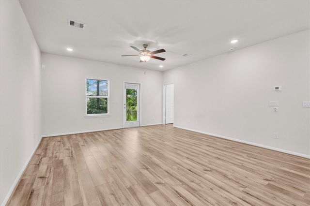 39 Courageous Side Way, Magnolia, TX 77354