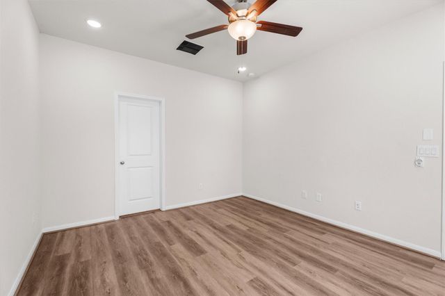 39 Courageous Side Way, Magnolia, TX 77354
