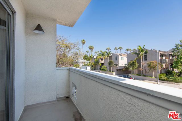 5935 Chula Vista Way 102, Los Angeles, CA 90068