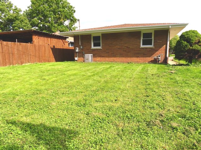 555 Elsie Avenue, Crest Hill, IL 60403