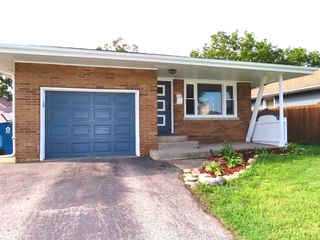 555 Elsie Avenue, Crest Hill, IL 60403