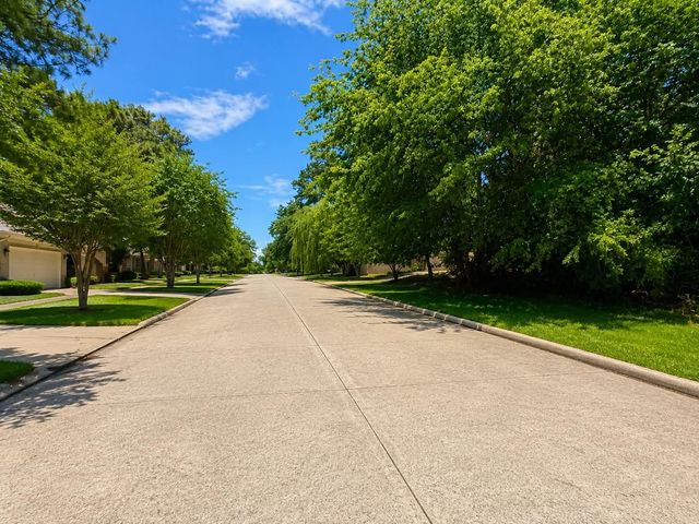 13422 Raintree Drive, Montgomery, TX 77356