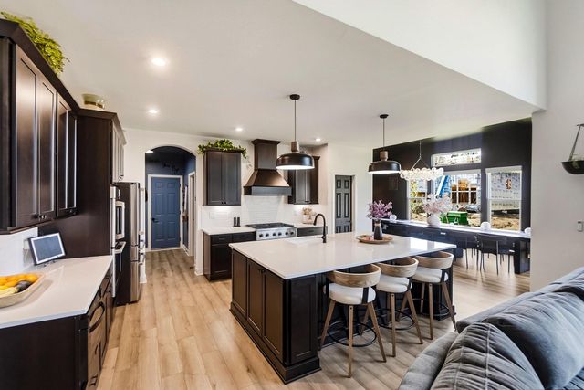1302 Blueberry, Grove City, OH 43123