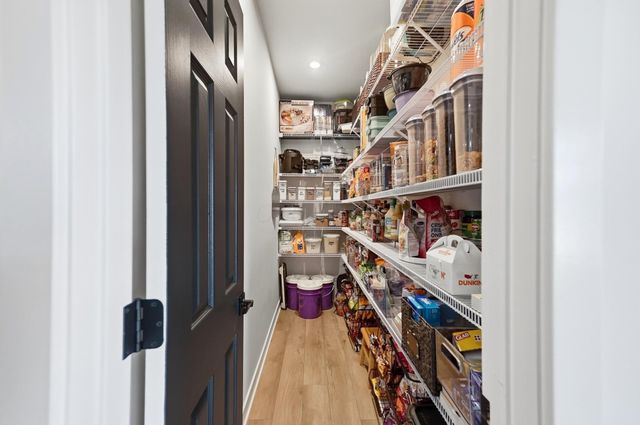 1302 Blueberry, Grove City, OH 43123