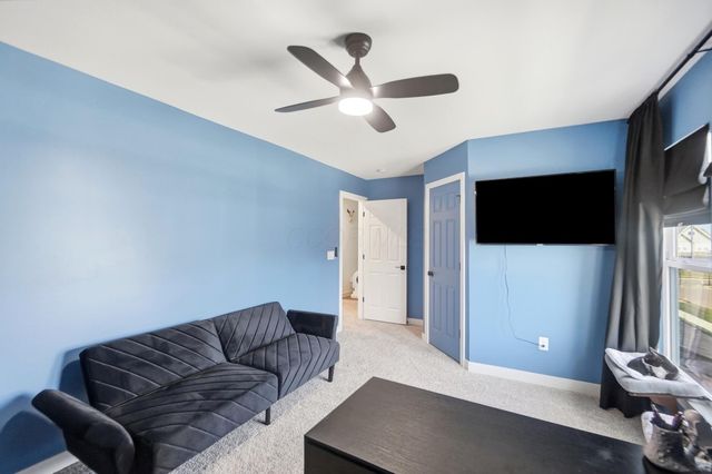 1302 Blueberry, Grove City, OH 43123
