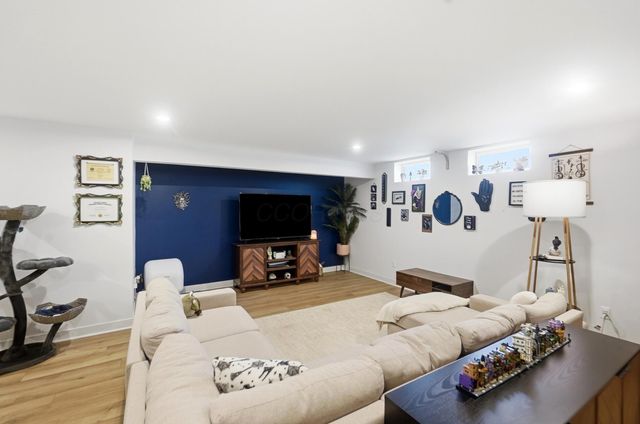 1302 Blueberry, Grove City, OH 43123