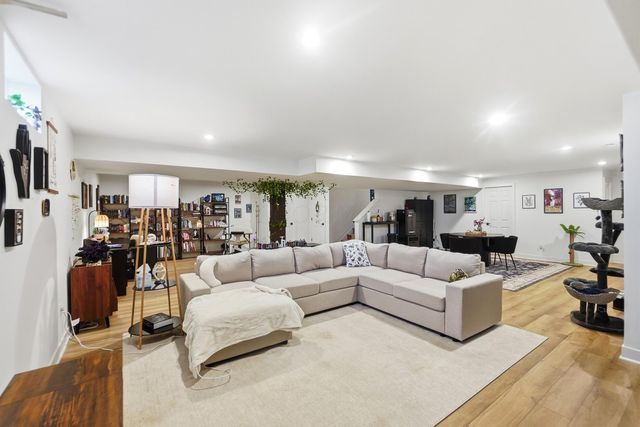 1302 Blueberry, Grove City, OH 43123